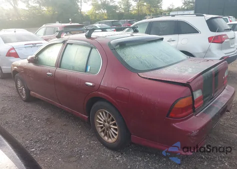 1995 Nissan Maxima Gle/Gxe/Se z USA, uszkodzony, nr VIN JN1CA21D4ST022577